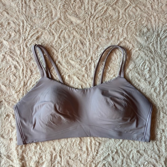 Lululemon like a cloud bra - faint lavender - Picture 2 of 4